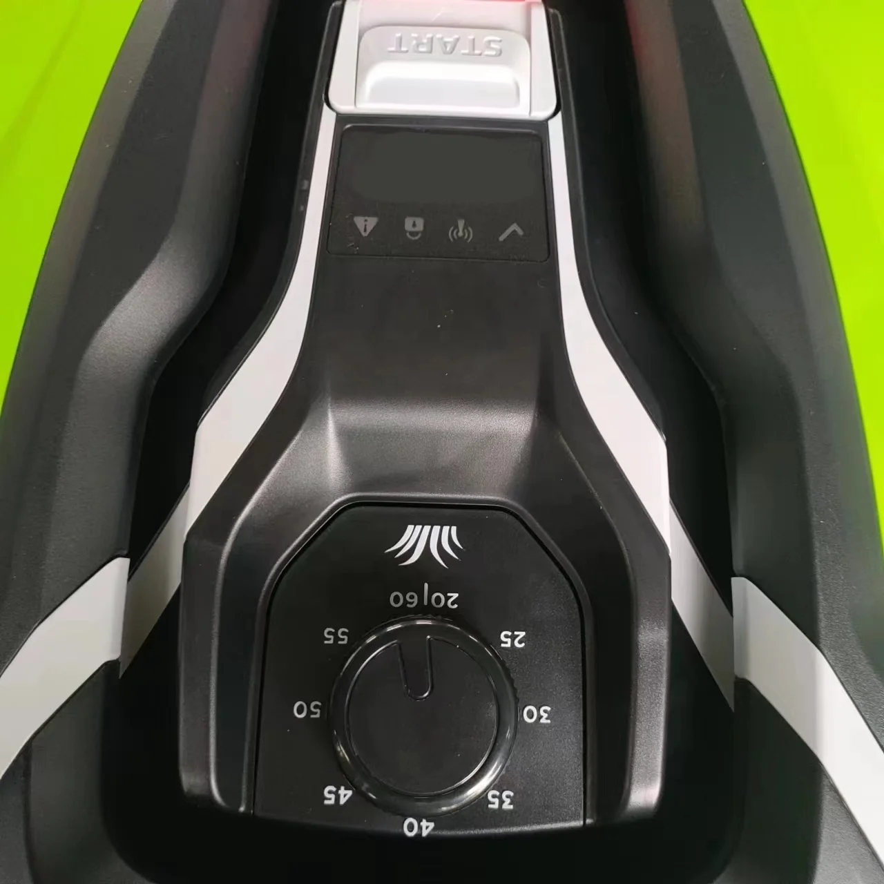 หุ่นยนต์ตัดหญ้าอัตโนมัติไร้สาย - Smart Gardening บทวิจารณ์และราคา